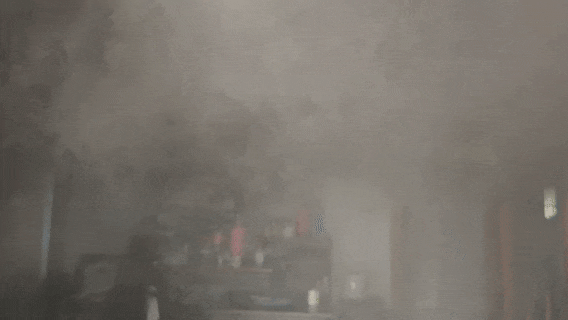 老父亲在家熬出“氛围感”猪油 消防提示：用火不离人 离人请关火