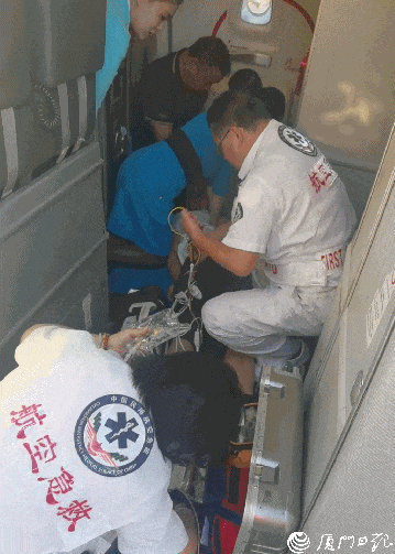 上海出发航班突发！45岁乘客心跳骤停，失去意识……