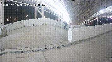 扎进体育馆看球,在逃人员高某被抓获! 扎进体育馆看球,在逃人员高某被抓获!