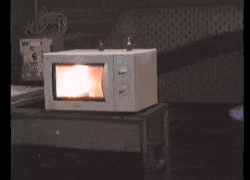 注意，这些东西不能放进微波炉！已有女演员眼睛被炸伤