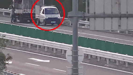 高速上“停车→掉头→逆行→掉头”，竟是为了……