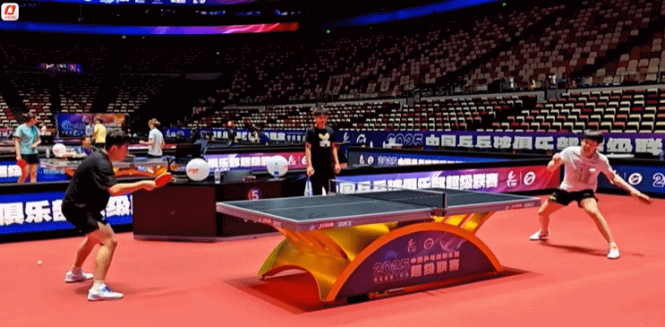 樊振东王楚钦热身后开心击掌！乒超联赛第二阶段今日开打