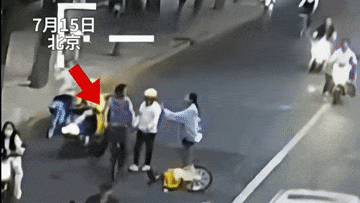 14岁女孩遭恶意别车，外卖小哥出手了！他的故事让人泪目