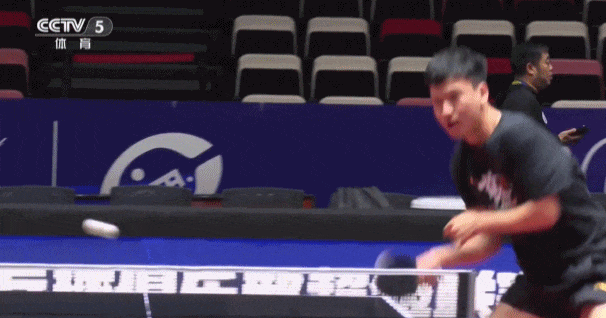 樊振东王楚钦热身后开心击掌!各俱乐部适应比赛场地,乒超联赛第二阶段今日开打 樊振东王楚钦热身后开心击掌!各俱乐部适应比赛场地,乒超联赛第二阶段今日开打