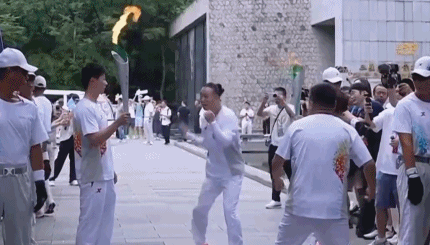 成都这场火炬传递到底藏了多少故事？