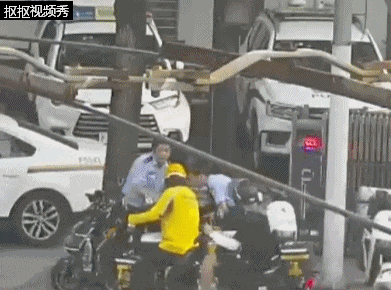 事发上海一派出所门口!民警一看,不对劲!火速行动… 事发上海一派出所门口!民警一看,不对劲!火速行动…