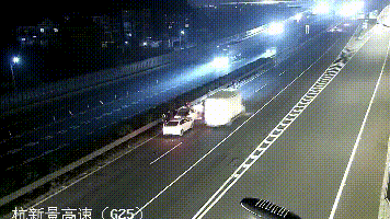 高速公路发生事故后，能在车道上停留吗？危险！