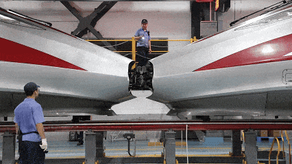 坐“加长版”高铁,认准标志少跑路! 坐“加长版”高铁,认准标志少跑路!