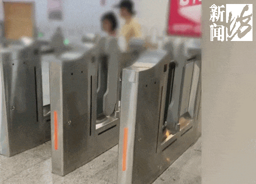 上海地铁闸机常开后，孩子却容易被夹？官方回应