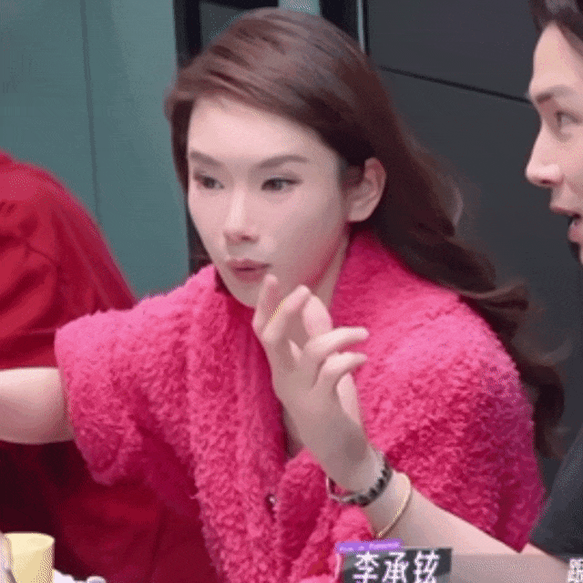 知名女演员承认医美过度：整个眉毛完全动不了……医生提醒→