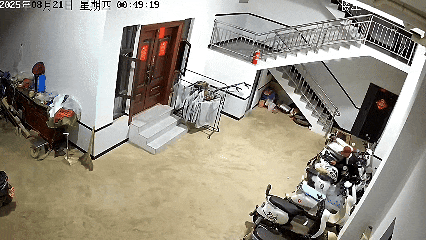 5层出租房内电动自行车发生爆燃！关键时刻他们救了一栋楼