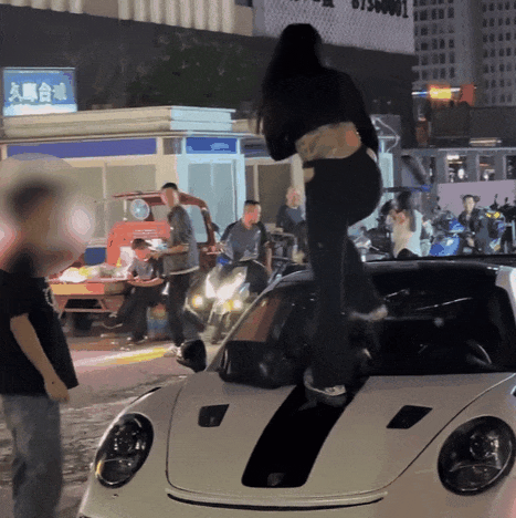 “砸豪车”系摆拍,田某某、陈某某被拘! “砸豪车”系摆拍,田某某、陈某某被拘!