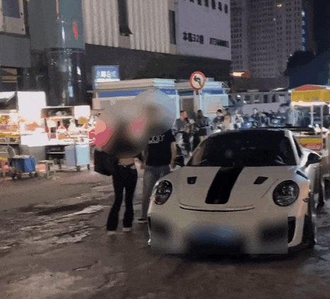 “砸豪车”系摆拍,田某某、陈某某被拘! “砸豪车”系摆拍,田某某、陈某某被拘!