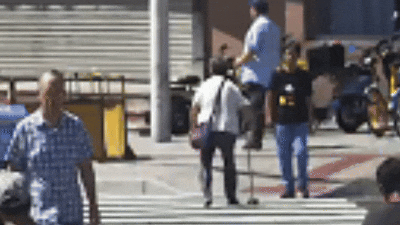 高温“遇警”！老人中暑晕倒，幸好有他们