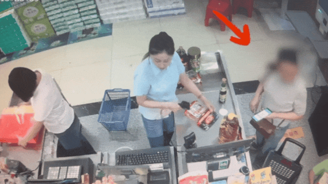 四川峨眉一女子捡到手机后“疯狂消费”，被依法行政拘留