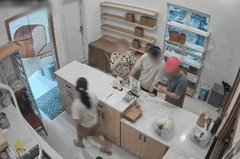 冒用微信群信息，爱贪小便宜！女子被抓了