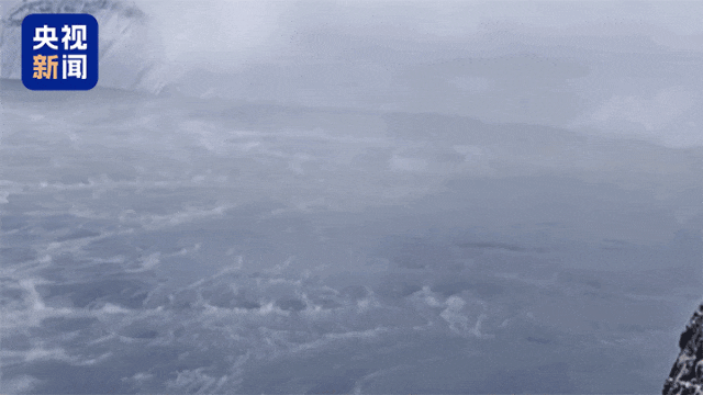 长白山天池水“开”了?气象专家回应→ 长白山天池水“开”了?气象专家回应→