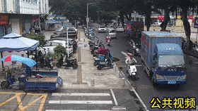 抢一步，悔终生！这个动作，货车司机右转时请牢记！