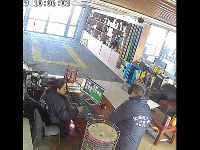 砰！瞬间爆炸！事发阜阳一小区！别再这么做……