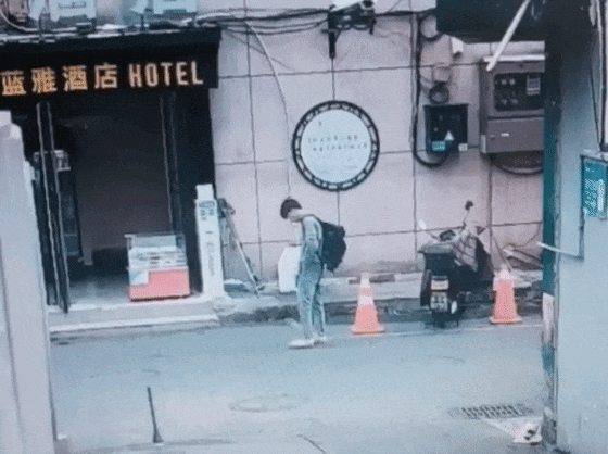 浙江男子取近百万现金给儿媳当彩礼：“还要再准备200万，送惊喜”……