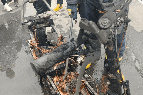 直接在派出所违法改装？上海街头惊现“流水线”式造假，现场操作让人瞠目