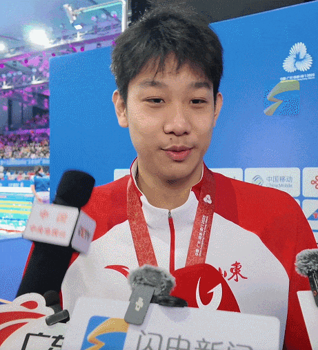 青岛小伙张展硕，夺冠！金牌+1！