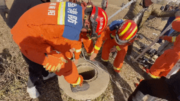开饭时间妈妈迟迟未归！井边的衣服让家人大感不妙