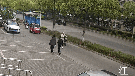 求求你,别再用电动车“挡风被”了! 求求你,别再用电动车“挡风被”了!