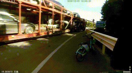 一眼望不到头！昆明惊现32米长“贪吃车”