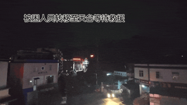 深夜大火，夫妻正熟睡中...没想到这扇门救了他们一命