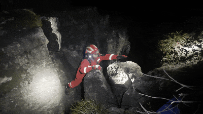 冷得蜷缩一团!5个成年人带6个孩子,咋都走不出深山 冷得蜷缩一团!5个成年人带6个孩子,咋都走不出深山