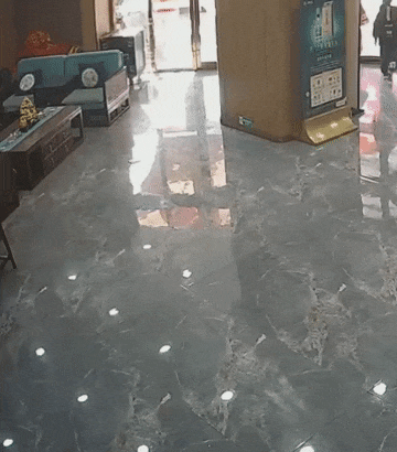 男子长期流窜于各类宴席,不随礼不送祝福专偷一种酒 男子长期流窜于各类宴席,不随礼不送祝福专偷一种酒