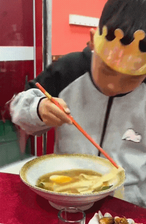 被一条评论暖到了!“这本来就是为了拍你才存在的照片” 被一条评论暖到了!“这本来就是为了拍你才存在的照片”