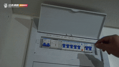 家里的空气开关跳闸，就是给你释放危险信号！