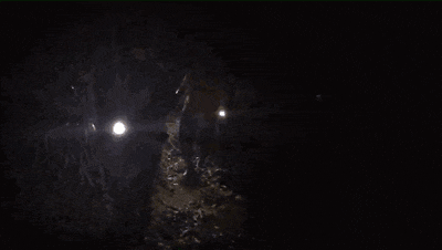 老人深山走失,警民联手寒夜救援 老人深山走失,警民联手寒夜救援