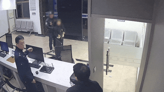 杭州的哥深夜在西湖边接到一名“特殊客人”，直接送去派出所！结局万万想不到