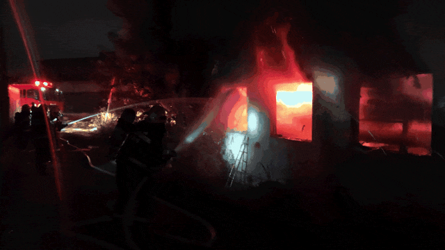 过冬棉被集体“黑化”，一切都源于凌晨3点厂里的那些“花”