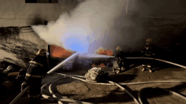 过冬棉被集体“黑化”，一切都源于凌晨3点厂里的那些“花”