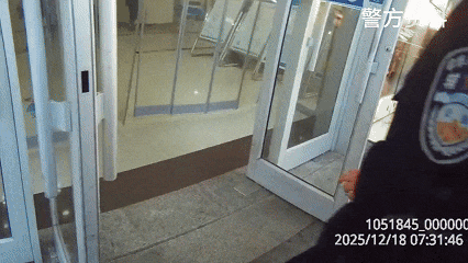 郯城母子三人一氧化碳中毒！民警破门送医