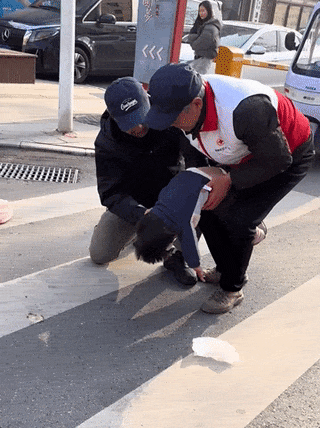 150秒！他们从死神手中抢回孩子！