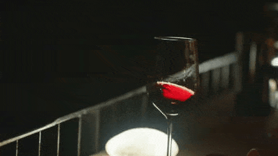 一屉稍麦和一盘羊肉手抓之间的距离有多远？