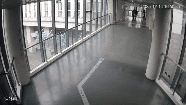 镇江一106公斤孕妇被紧急送进手术室