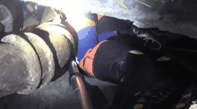 上海夫妇凌晨报警寻女，16岁少女卡进管道“迷宫”！