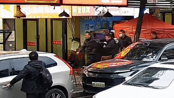 “炒股大师”派人上门，取走杭州阿姨10万元现金？派出所：这单，我们来对接！