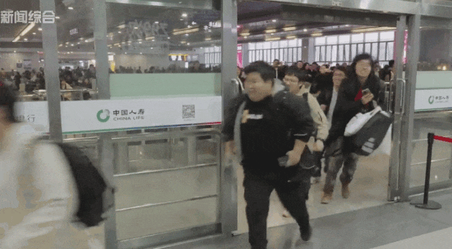 赫赫有名的"移动大饭店"打烊!上海人集体送别,现炒本帮菜成独家回忆… 赫赫有名的"移动大饭店"打烊!上海人集体送别,现炒本帮菜成独家回忆…