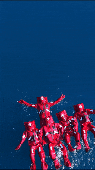 安检屏幕上闪过好多“长棍”！网友：是法棍吗？