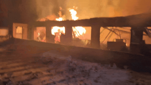 “窜天猴”一响，爸妈瞬间失去两间房！