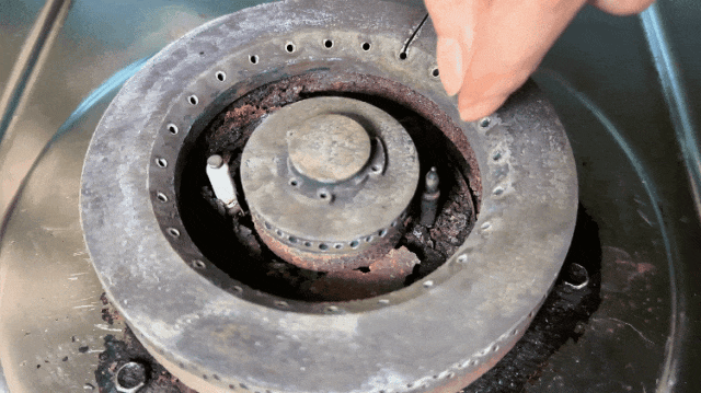 出现这4种情况，燃气灶“没坏也要换”！速自查→