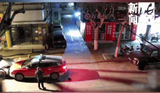 凌晨上海街头，男子酒后一路“发疯”撒野！真摊上大事了