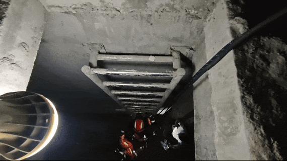 广州一男孩在小区玩捉迷藏时，意外坠入7米深井，全身湿透，直喊“手疼”“冷”